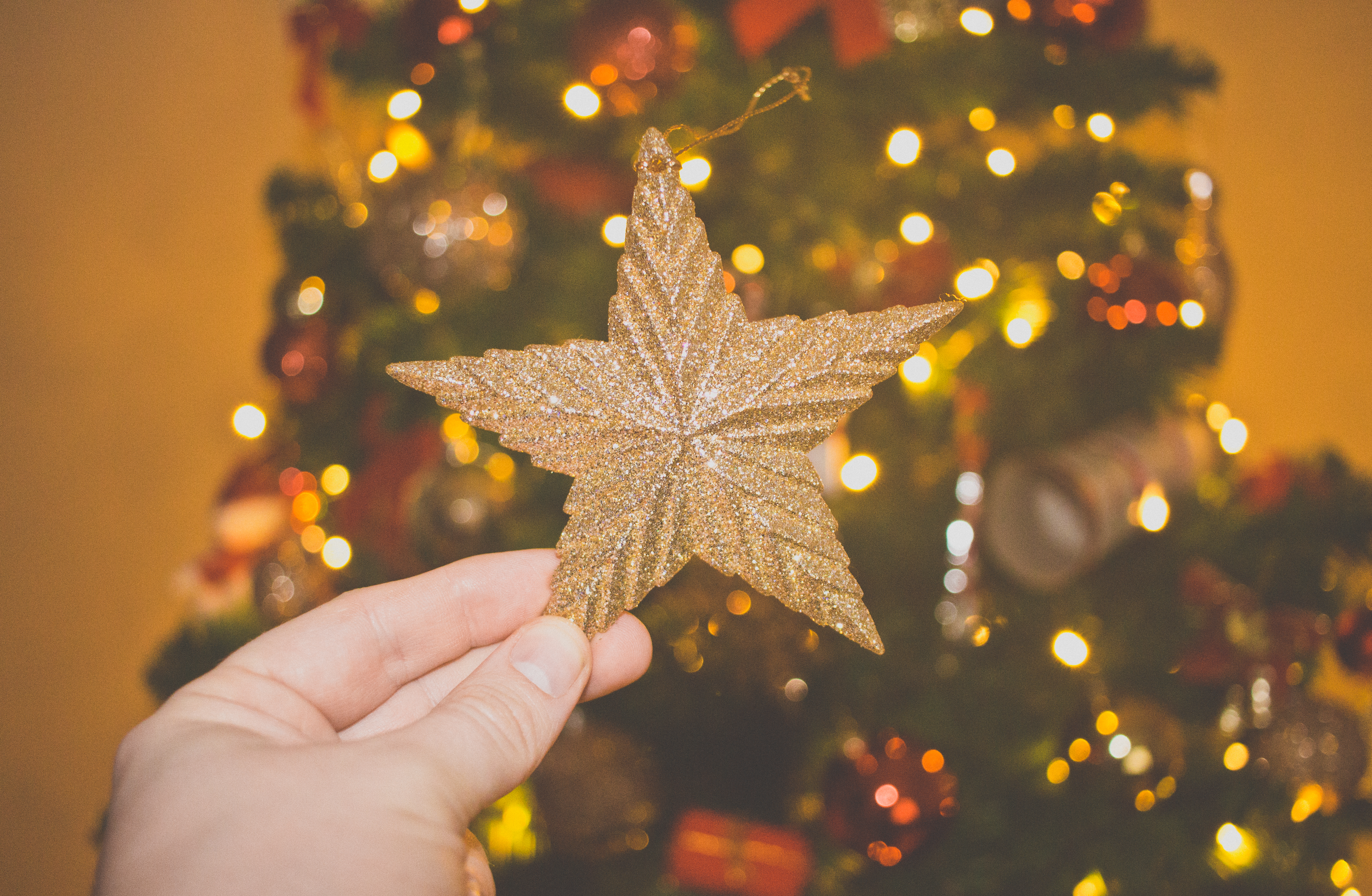 picography-gold-star-christmas-tree-hand-decorations.jpg