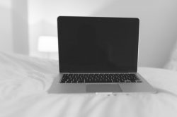 picography-laptop-bed-small-1.jpg