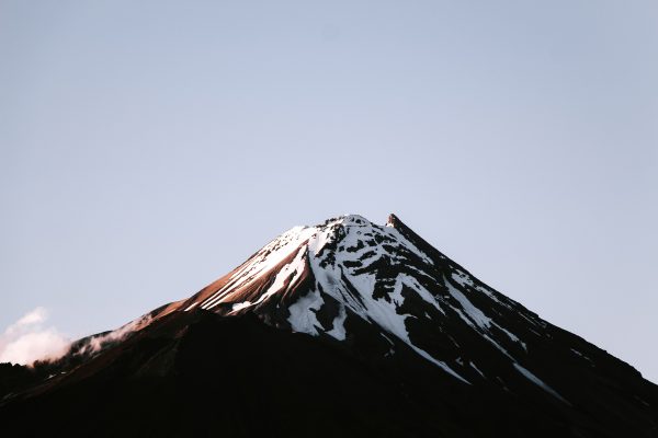 picography-a-snow-capped-mountain-summit-600x400.jpg