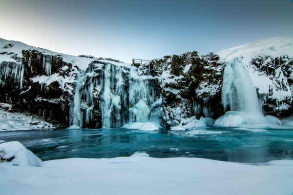 picography-frozen-waterfall-in-iceland-600x400.jpg