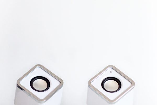 picography-minimalist-speakers-isolated-