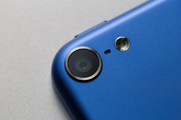 picography-blue-ipod-camera-macro-600x400.jpg