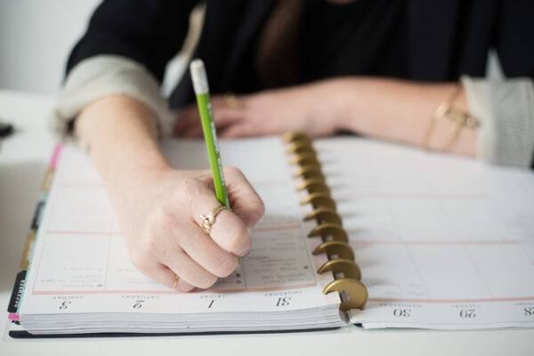 picography-desk-writing-planner-calendar