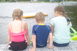 picography-kids-summer-lake