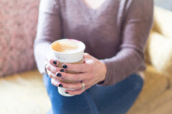 picography-woman-coffee-shop-latte