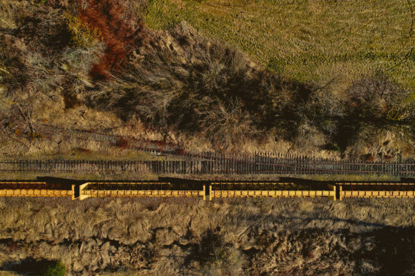 picography-aerial-rural-train-tracks-600