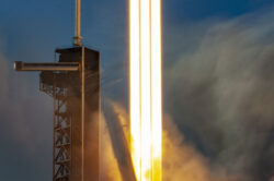 picography-spacex-rocket-fire-trail