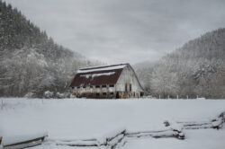 picography-old-barn-winter